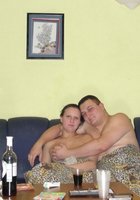 Шалашовка готова светить дойками в любых местах 18 фотография